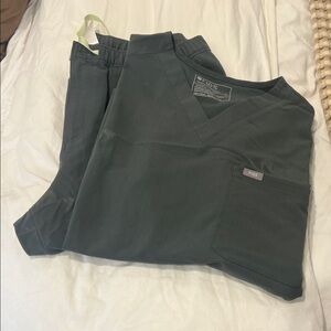 Figs Men's Dark Green Scrub Set